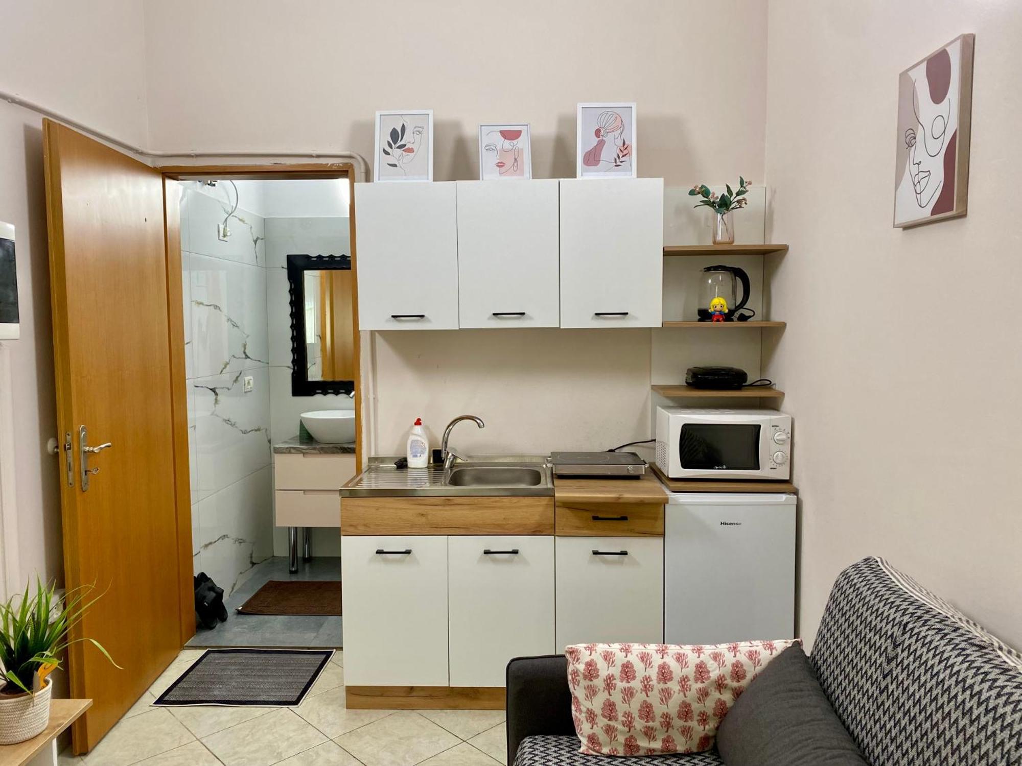 Dori'S Wilson Studio At Blloku Neighborhood Tirana Exterior photo
